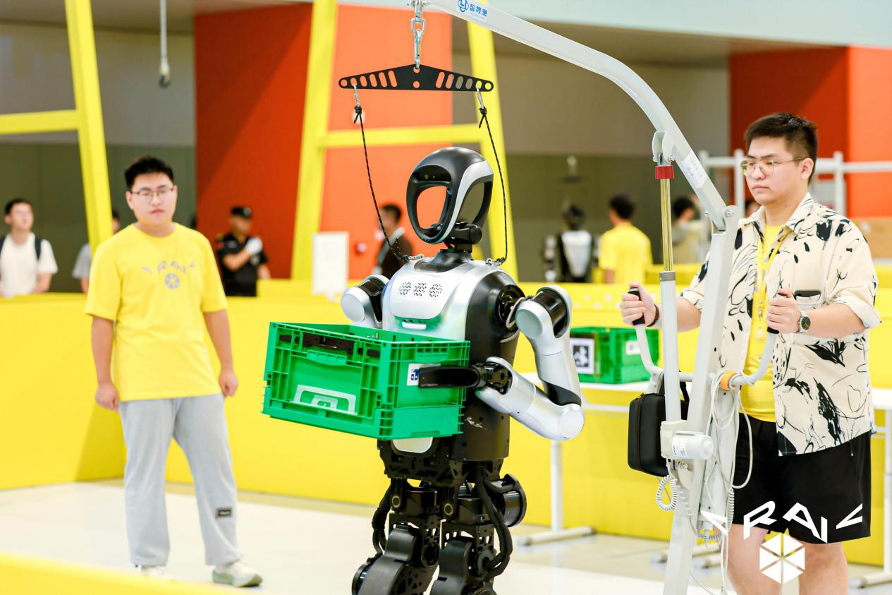 依托新能源产业沃土，竞逐人形机器人巅峰——全国首个全尺寸人形机器人赛事合肥瑶海开幕(图2)